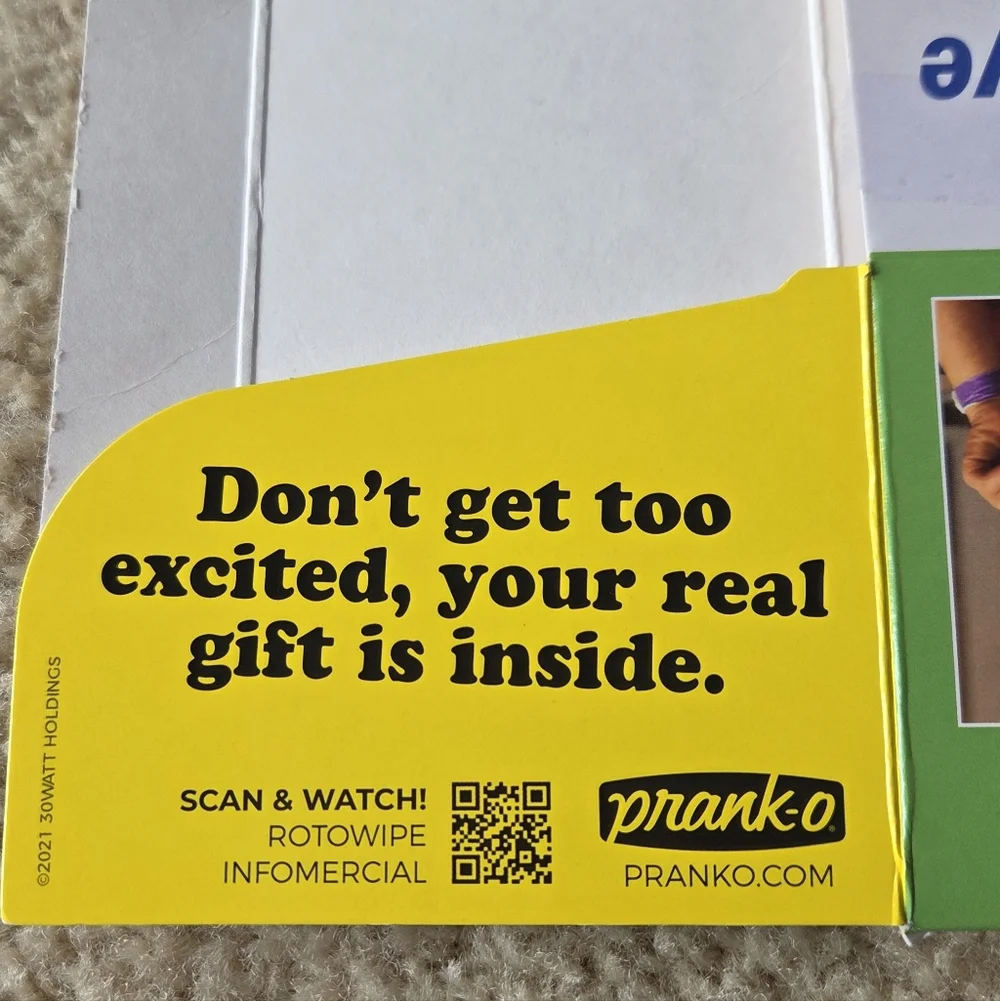 Prank Gift Box - Roto Wipe - Picture 7 of 7